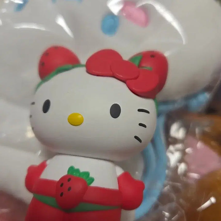 [BUNJANG] Ichigo Hello Kitty Figure / 이치고키티 피규어