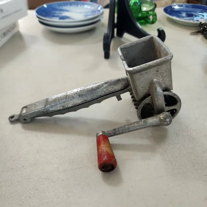 [BUNJANG] Vintage Italian Cheese Grinder / 옛날 이태리 치즈 그라인더