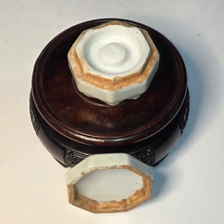 [BUNJANG] Blue and White Porcelain Octagonal Cosmetic Box / 청백자양각접문팔각화장기