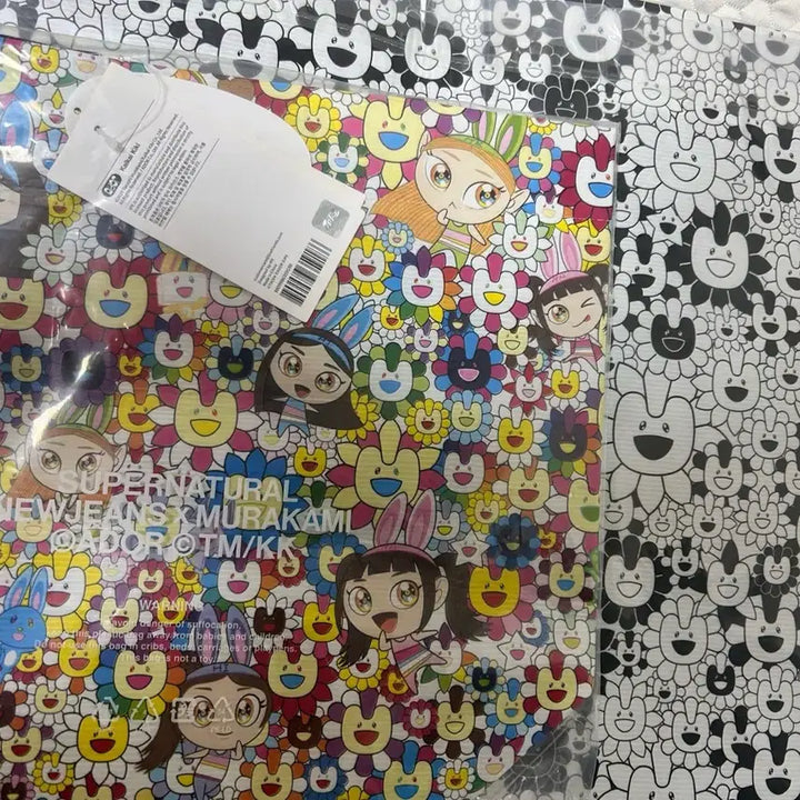 [BUNJANG] NewJeans x Murakami Reusable Bag Set (M, L) / 슈퍼내추럴 뉴진스 무라카미 콜라보 리유저블백 M,L 일괄 판매