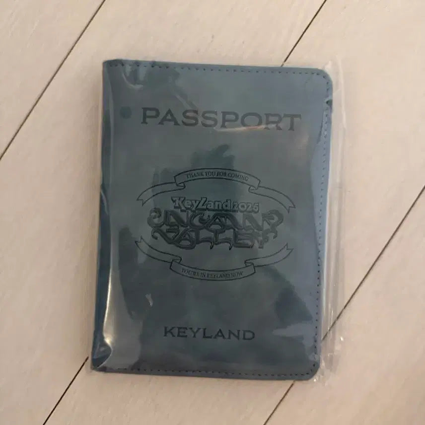 [BUNJANG] SHINee Key Key Land Passport Case Bokshil / [미개봉 원가이하] 샤이니 키 키랜드 여권케이스 복실이