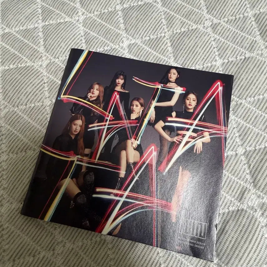 [BUNJANG]  (G)I-DLE LATATA Japanese Digital Single Autographed Album / 아이들 LATATA 일본 디지털싱글 싸인앨범
