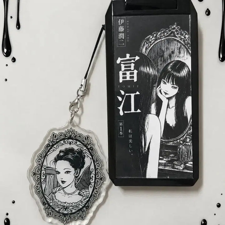 [BUNJANG] Y2K Style Mock Phone Display - Tomie Illustration / 일본 목업폰 모형폰 y2k폰 토미에