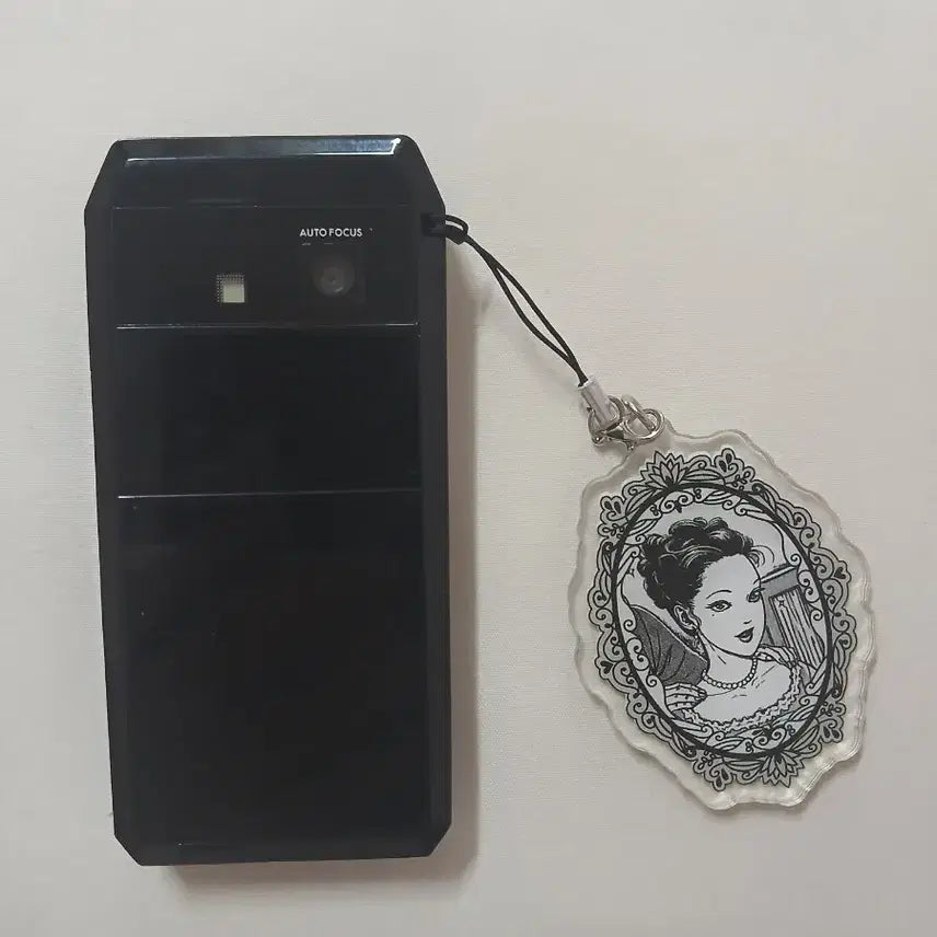 [BUNJANG] Y2K Style Mock Phone Display - Tomie Illustration / 일본 목업폰 모형폰 y2k폰 토미에