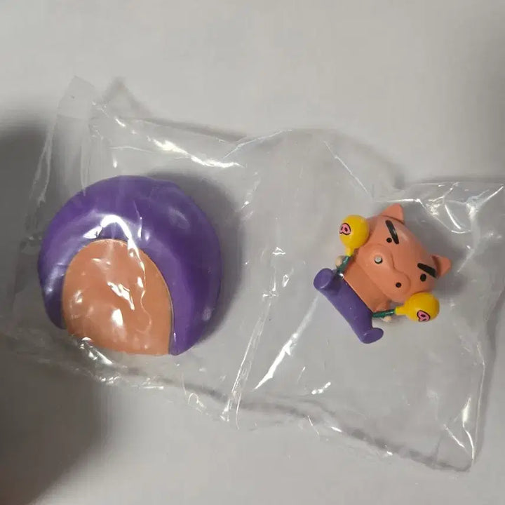 [BUNJANG] Crayon Shin-chan Sofa Figure (Buriburi) New / 짱구 소파피규어(부리부리) 판매합니다(새제품)