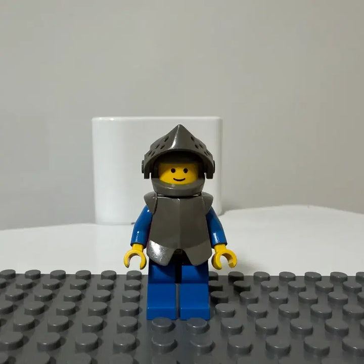 [BUNJANG] LEGO Castle Lion Knights Soldier with Full Weapons / 올드 레고 캐슬 사자 완무기사