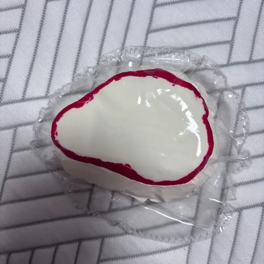 [BUNJANG] Strawberry Mochi / 샤오홍슈 딸기말랑이