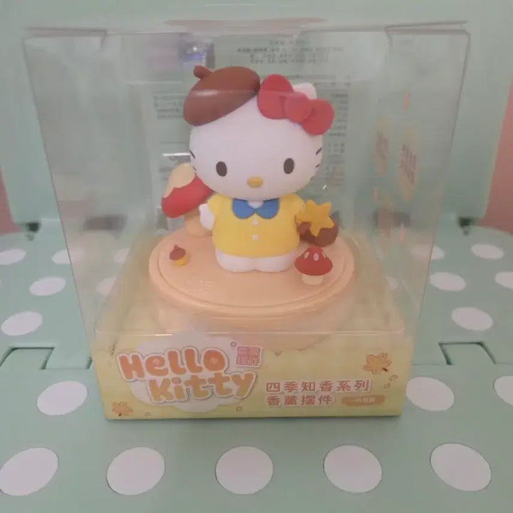 [BUNJANG] Sanrio Hello Kitty Autumn Concept Figure / 산리오 헬로키티 피규어
