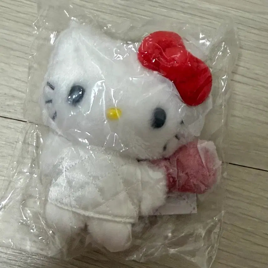 [BUNJANG] Hello Kitty Miniature Quilted Mascot Doll - Red / 헬로키티 키티 미니어처 퀼트 마스코트 인형 레드