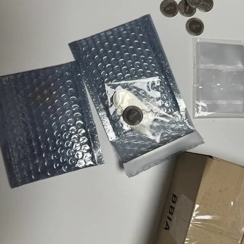 [BUNJANG] Ryan Gander The Find Seoul Coin Set (3 pcs) / 라이언갠더, 더파인드서울, The Find Seoul, 코인 3개 세트 + 포켓몬카드 서비스 !!!