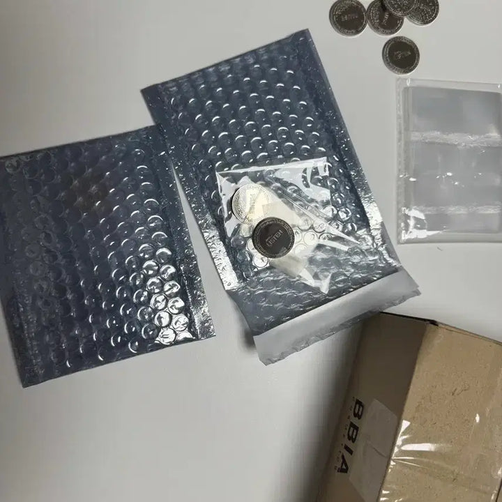 [BUNJANG] Ryan Gander The Find Seoul Coin Set (3 pcs) / 라이언갠더, 더파인드서울, The Find Seoul, 코인 3개 세트 + 포켓몬카드 서비스 !!!