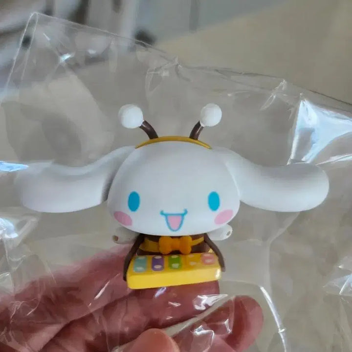 [BUNJANG] Sanrio Cinnamoroll Honey Bee Figure / 산리오 시나모롤 꿀벌 피규어