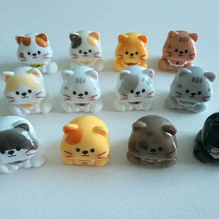 [BUNJANG] Ceramic Cat Figurines Set (12 Types) / 도자기 고양이 피규어 12종 세트