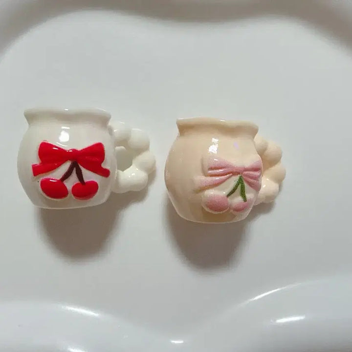 [BUNJANG] Cherry Ribbon Cloud Handle Mug Set (2 Types) / 체리 리본 구름손잡이 머그컵 2종 세트