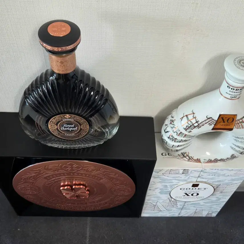 [BUNJANG] Camus XO Cognac &amp; Gode XO Whisky Empty Bottle Set / 고급 코냑(까뮤 로얄 뱅큇 XO, 고데 XO)위스키 공병