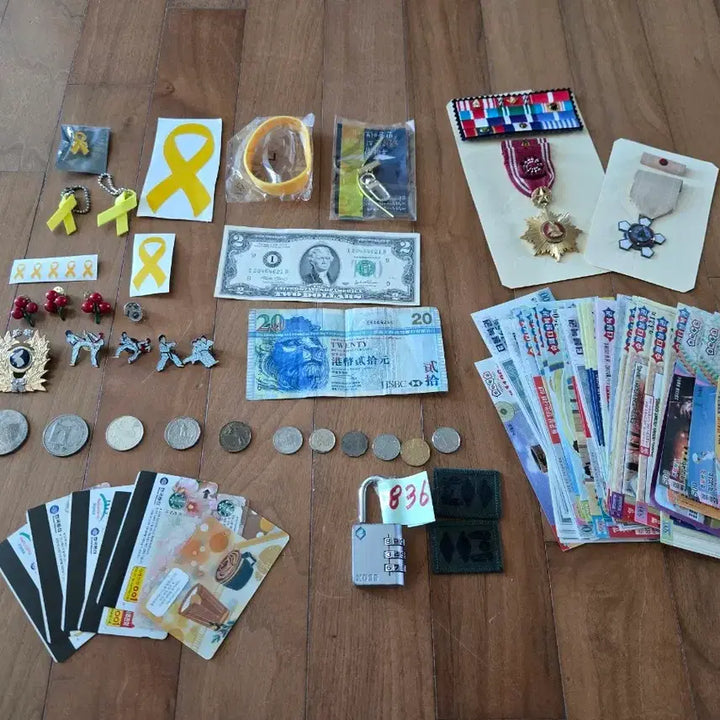 [BUNJANG] Sewol Ferry Badge and Other Items Bundle Set / 세월호 뺏지 외 모두일괄 택포