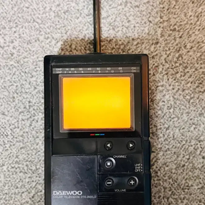[BUNJANG] Daewoo Electronics 80s-90s Mini Portable TV / 80-90년대 대우전자 초미니 휴대용 tv