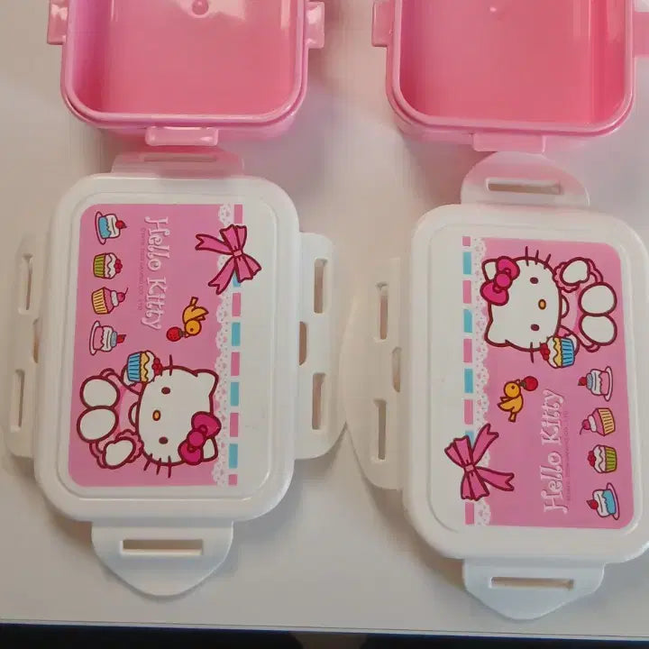 [BUNJANG] Vintage Hello Kitty Lunch Box Bundle Set / 고전 키티 도시락통 테이프자국 있음 일괄가격