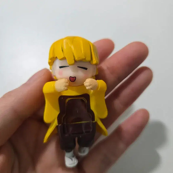 [BUNJANG] Demon Slayer Zenitsu Hyper Figure / 귀멸의 칼날 젠이츠 히퍼