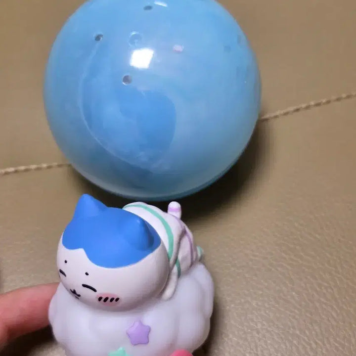 [BUNJANG] Hachiware &amp; Cloud Sleeping Mood Lamp Gacha (Sealed) / 하치와레 구름 위에서 잘자요 라이트 미개봉 가챠 무드등 치이카와