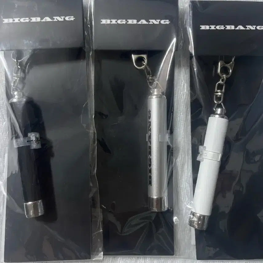 [SOLD OUT] (원가양도) 빅뱅 20주년 전시회 LED 키링 지디 지드래곤 태양 대성
