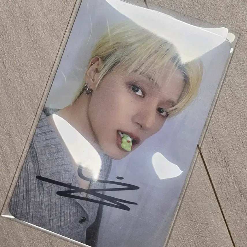 [BUNJANG] ATEEZ Wooyoung Signed Photocard / 에이티즈 우영 싸인 포카