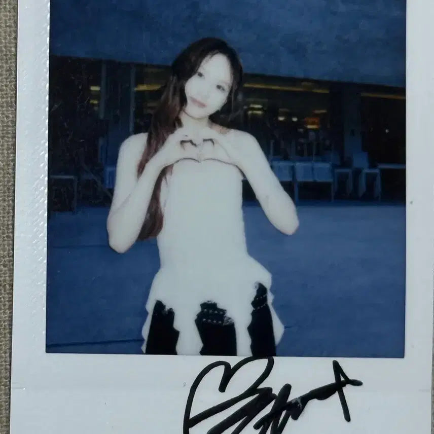 [BUNJANG] Seori Autographed Polarizoid Photocard / 가수 서리 seori 친필 싸인 폴라 260611 싸폴