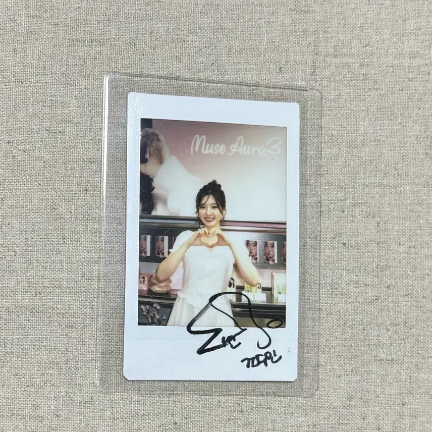 [BUNJANG] Jo Soo Min Autographed Polarographic Photo / 배우 조수민 친필 싸인 폴라 260704 싸폴