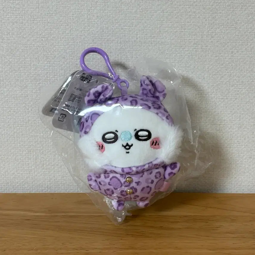 [BUNJANG] Chiikawa Leopard Pajama Mascot Keychain Momonga / 먼작귀 치이카와 돈키호테 콜라보 레오파드 호피 파자마 마스코트 누이 인형 키링 모몽가 정품