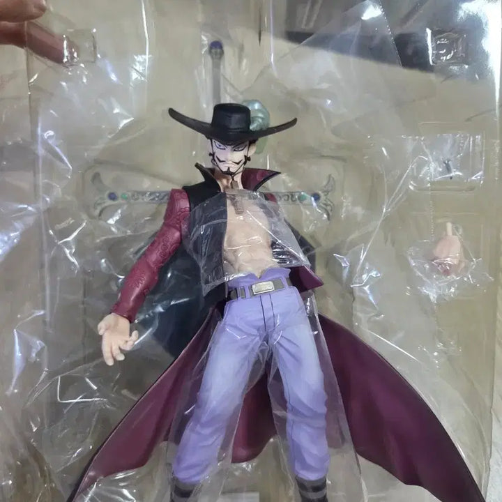 [BUNJANG] One Piece POP Mihawk Version 1 First Edition Figure / 원피스 pop 미호크 버전1 초판 새상품