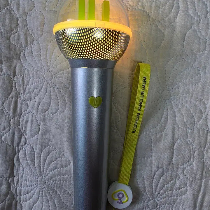 [BUNJANG] IU Official Lightstick Silver IKE 2017 Version / 아이유 응원봉 실버아이크