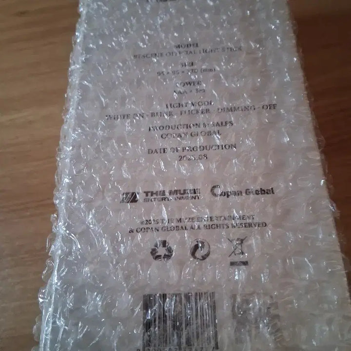 [BUNJANG] RESCENE Official Unsealed Lightstick + 5 Photocard Bundle / 리센느 공식 미개봉 응원봉 +5명 리센느 응원봉 포카