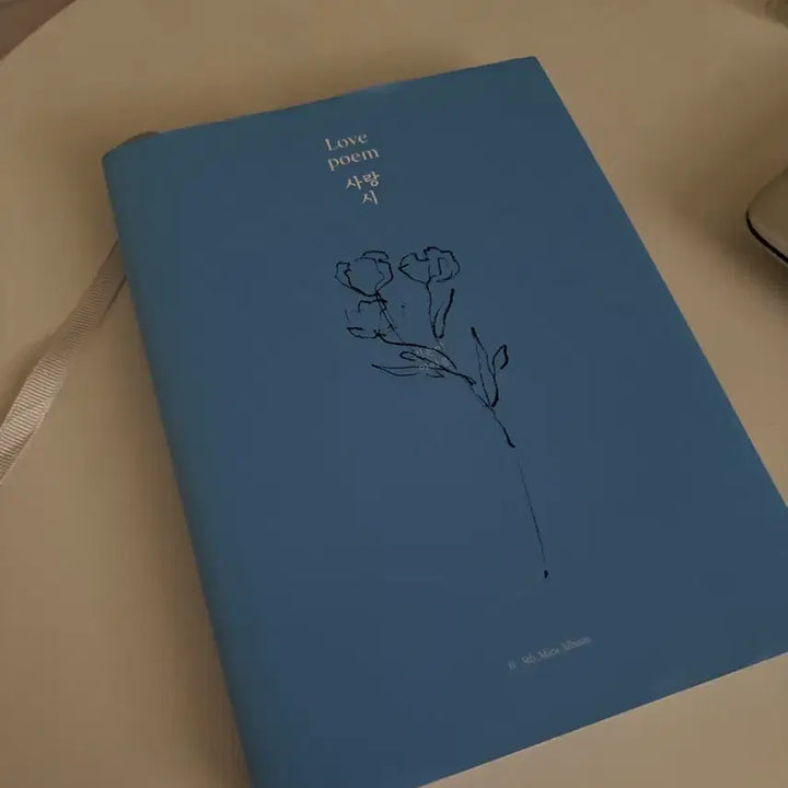 [BUNJANG] IU Love Poem Album / (책갈피포함) 아이유 Love poem 앨범