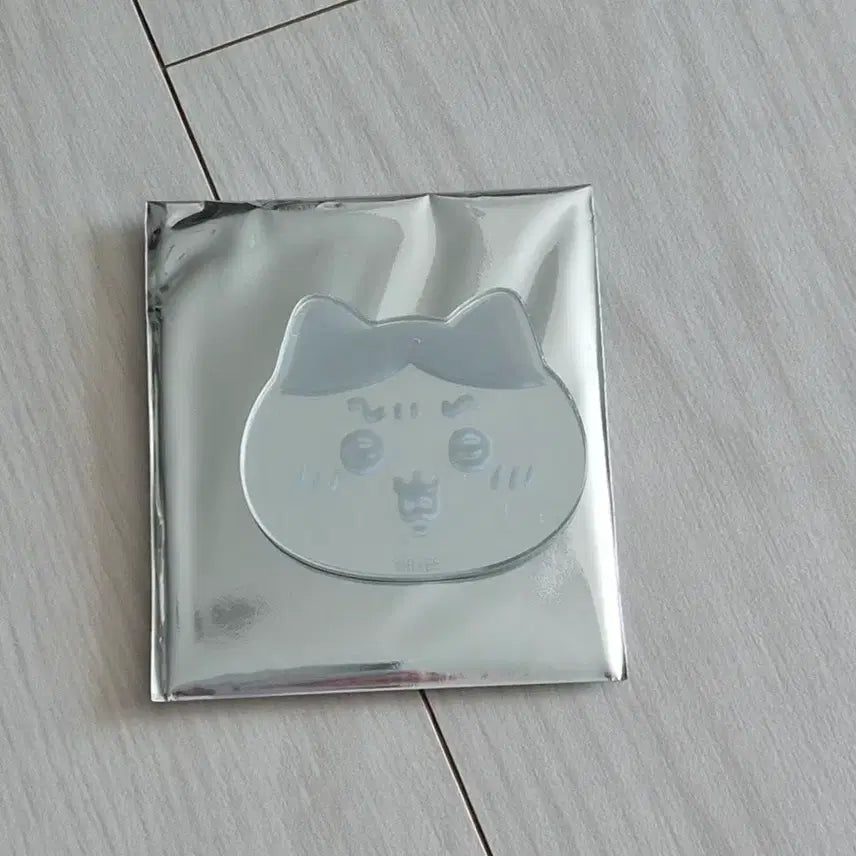 [BUNJANG] Chiikawa Hachiware Mirror Sticker / 치이카와 하치와레 거울 스티커