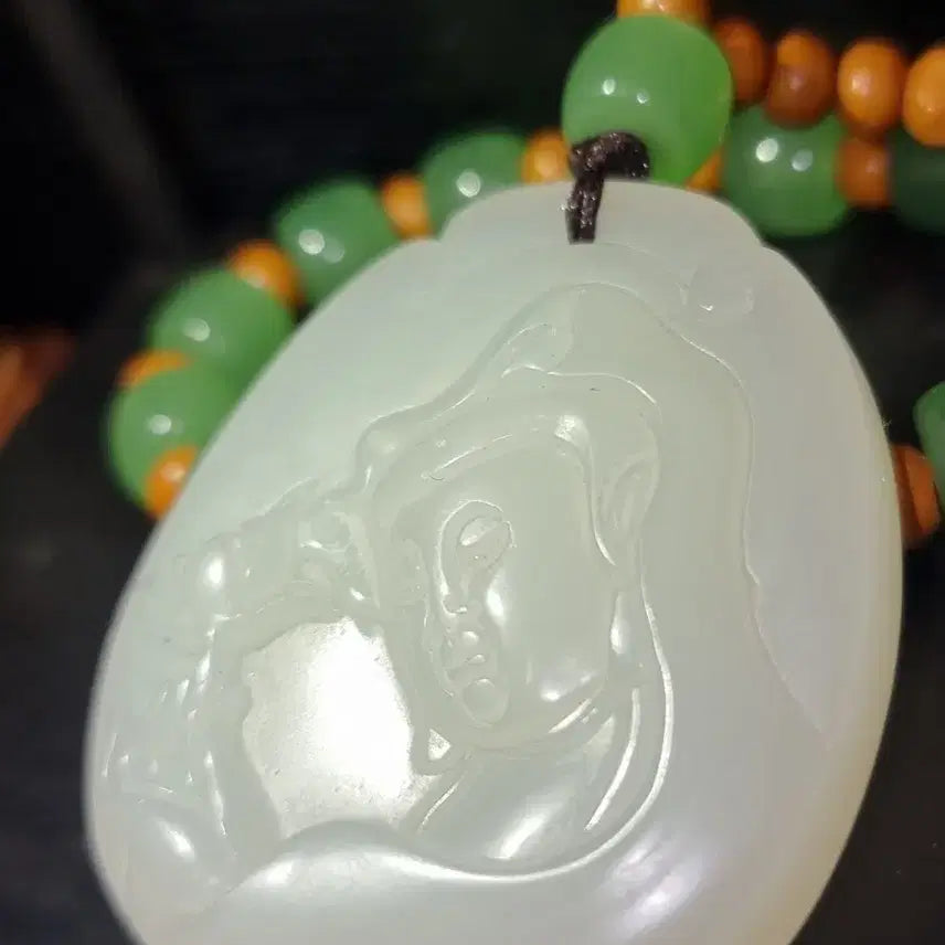[BUNJANG] White Jade Buddha Statue Holding Lotus Flower / 연꽃을 든 부처님 백옥 불상