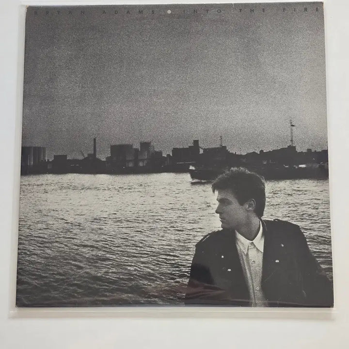 [BUNJANG] Bryan Adams Into the Fire LP / Bryan Adams 브라이언 아담스 LP / Into the Fire/EX+연한오염 소리영향,필요시 사진요청/가사지