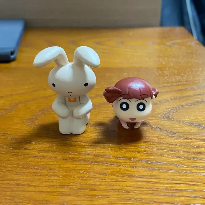 [BUNJANG] Crayon Shin-chan Figure, "When Will It Arrive?" Figure, "Machiboke" Bunny Doll, Cable Protector Cap, Glass / 짱구 피규어 언제오려나 마치보케 토끼인형, 케이블 보호캡 유리