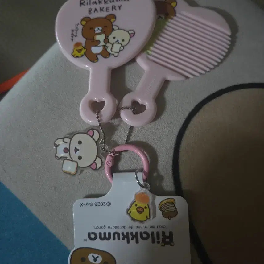 [BUNJANG] Rilakkuma Heart Mirror &amp; Keychain Set Pink / 새낭품:)리락쿠마 하트 빗거울 세트 키링 핑크