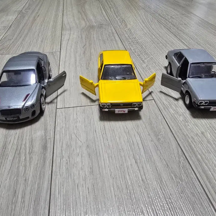 [BUNJANG] Pony &amp; Bentley Miniature Cars Bundle Set / 포니 및 벤틀리 미니카 (일괄로 팜 )