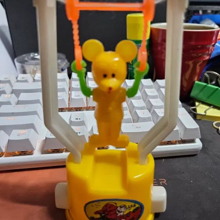 [BUNJANG] Mickey Mouse Tinsmith Flipping Toy / 미키마우스 철봉인형 