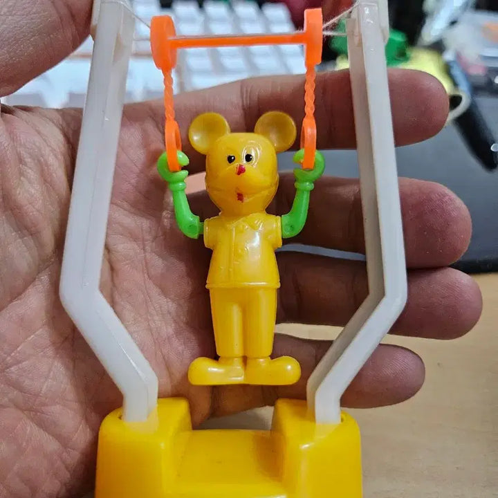 [BUNJANG] Mickey Mouse Tinsmith Flipping Toy / 미키마우스 철봉인형 