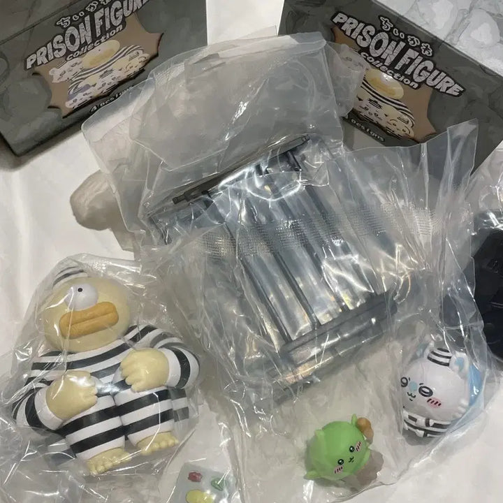 [BUNJANG] Chiikawa "Prison" Figure Collection Set (2 Figures) / 먼작귀 치이카와 감옥 피규어 컬렉션 2개 세트