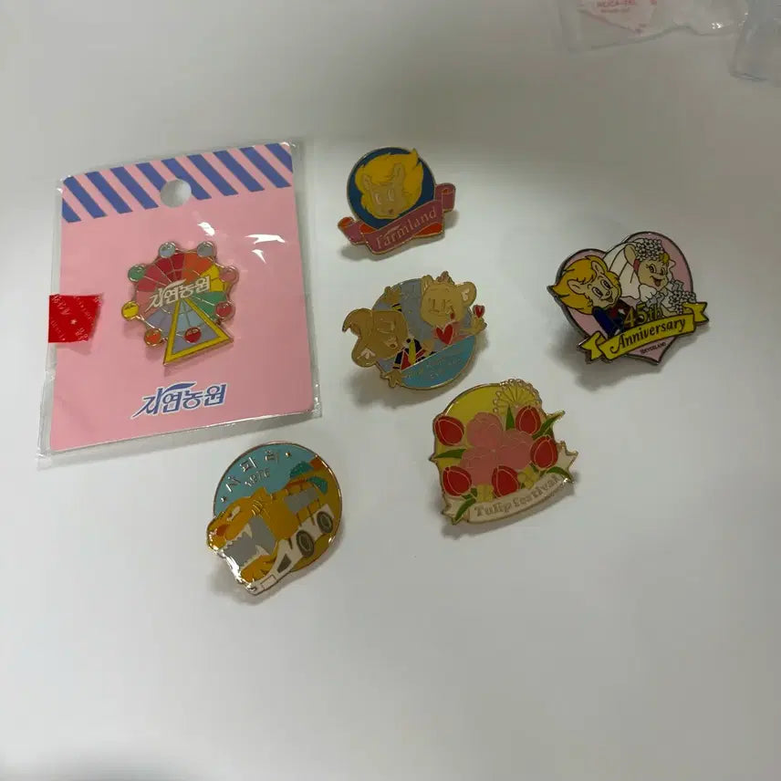 [BUNJANG] Everland Discontinued Badge Bundle Set / 에버랜드 단종 뱃지 일괄판매