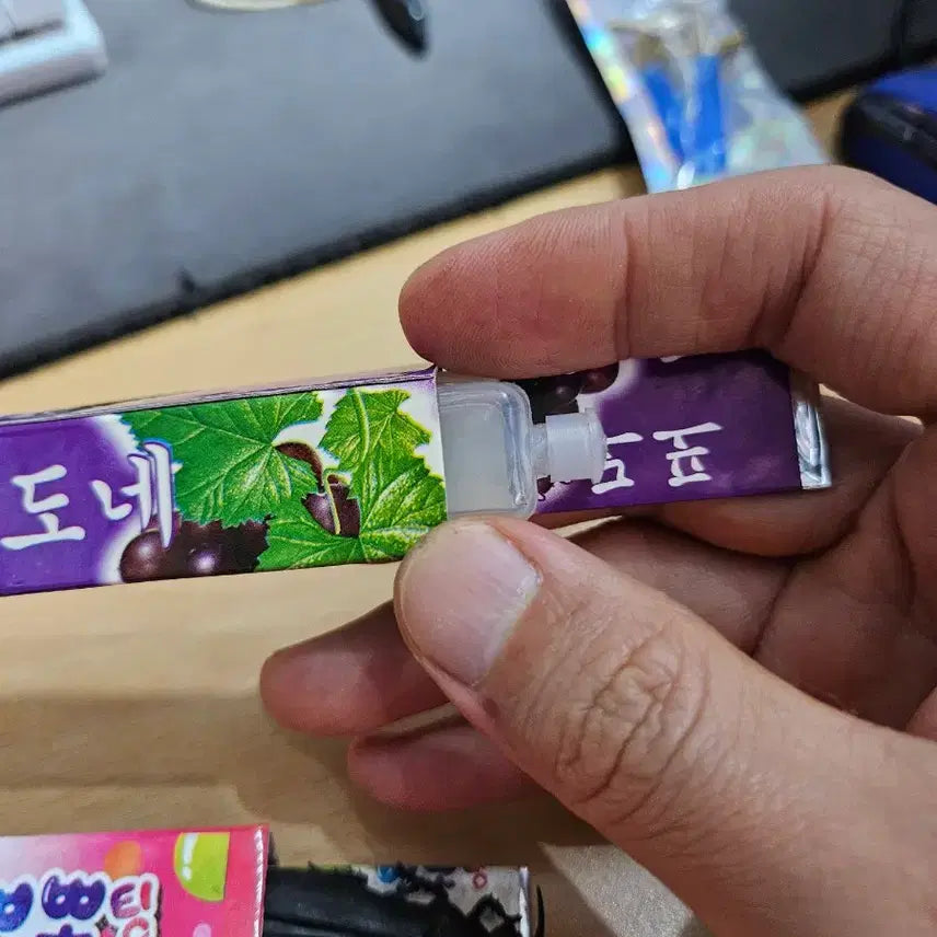 [BUNJANG] Vintage Gummy Worm Toy / 가짜 껌 장난감 벌레 장난감 
