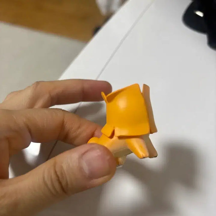 [BUNJANG] Shiba Inu Figure Stuck in Box / 박스에 낀 시바견 피규어