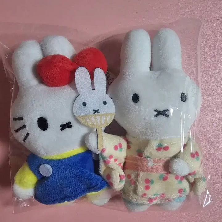 [BUNJANG] Miffy x Hello Kitty Collaboration Plush Set / 미피 헬로키티 콜라보 인형 2개 세트 일괄가격