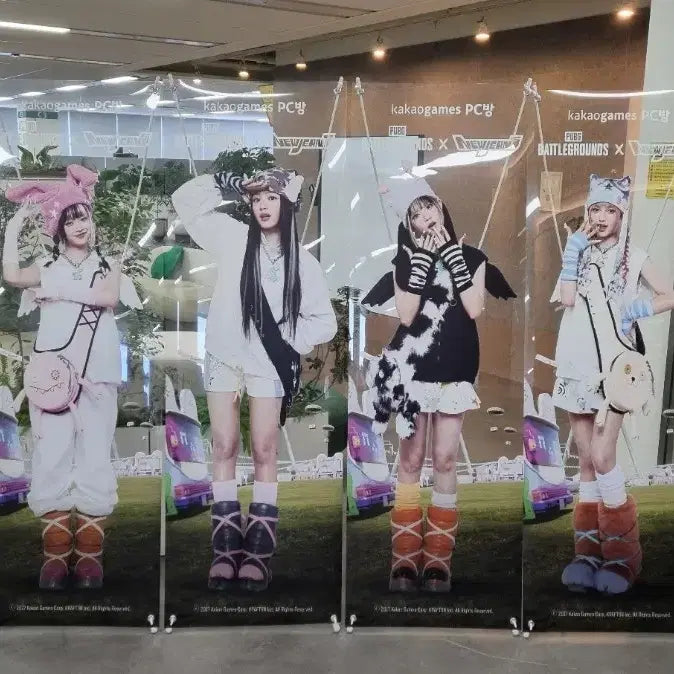 [BUNJANG] NewJeans PUBG Collaboration Transparent X-Banner / 뉴진스 배틀그라운드 콜라보 X배너