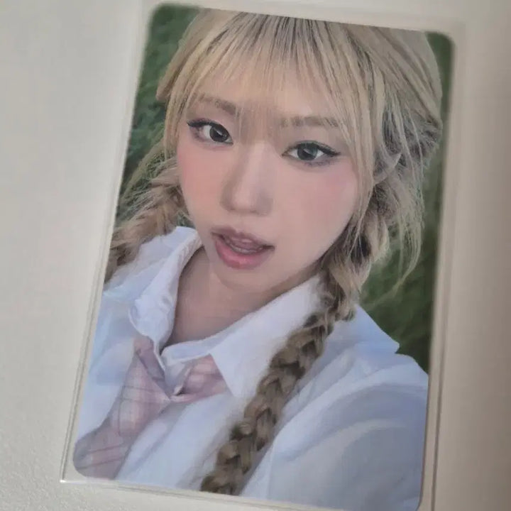 [SOLD OUT] [BUNJANG] IZNA Jeong Eun Lucky Draw Photocard Holder / 이즈나 정은 CD SHOP 럭드 덤핫 HANDLE WITH CARE