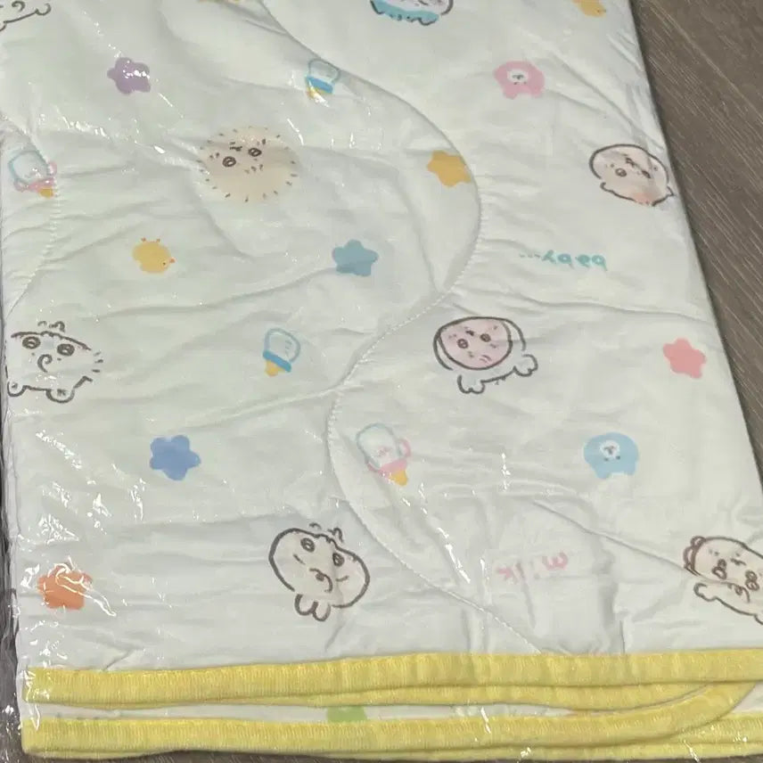 [BUNJANG] Chiikawa Baby "Monjakwi" Cooling Blanket Yellow (Sealed) / 치이카와 베이비 먼작귀 냉감 담요 옐로우 미개봉