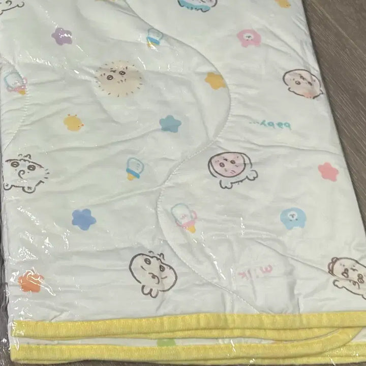 [BUNJANG] Chiikawa Baby "Monjakwi" Cooling Blanket Yellow (Sealed) / 치이카와 베이비 먼작귀 냉감 담요 옐로우 미개봉